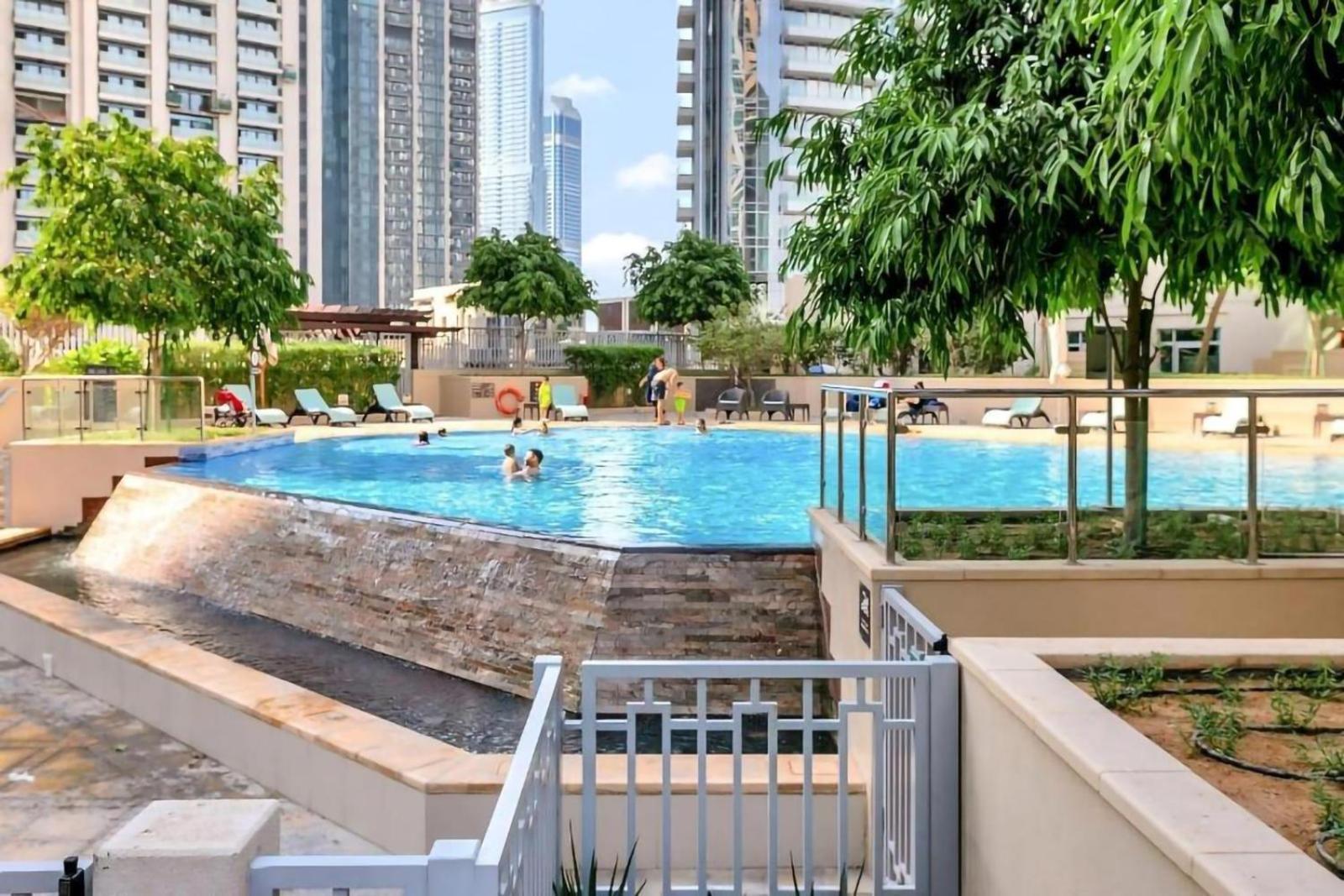 Dream Inn Apartments - Burj Residence With Fountain View Дубай Екстер'єр фото
